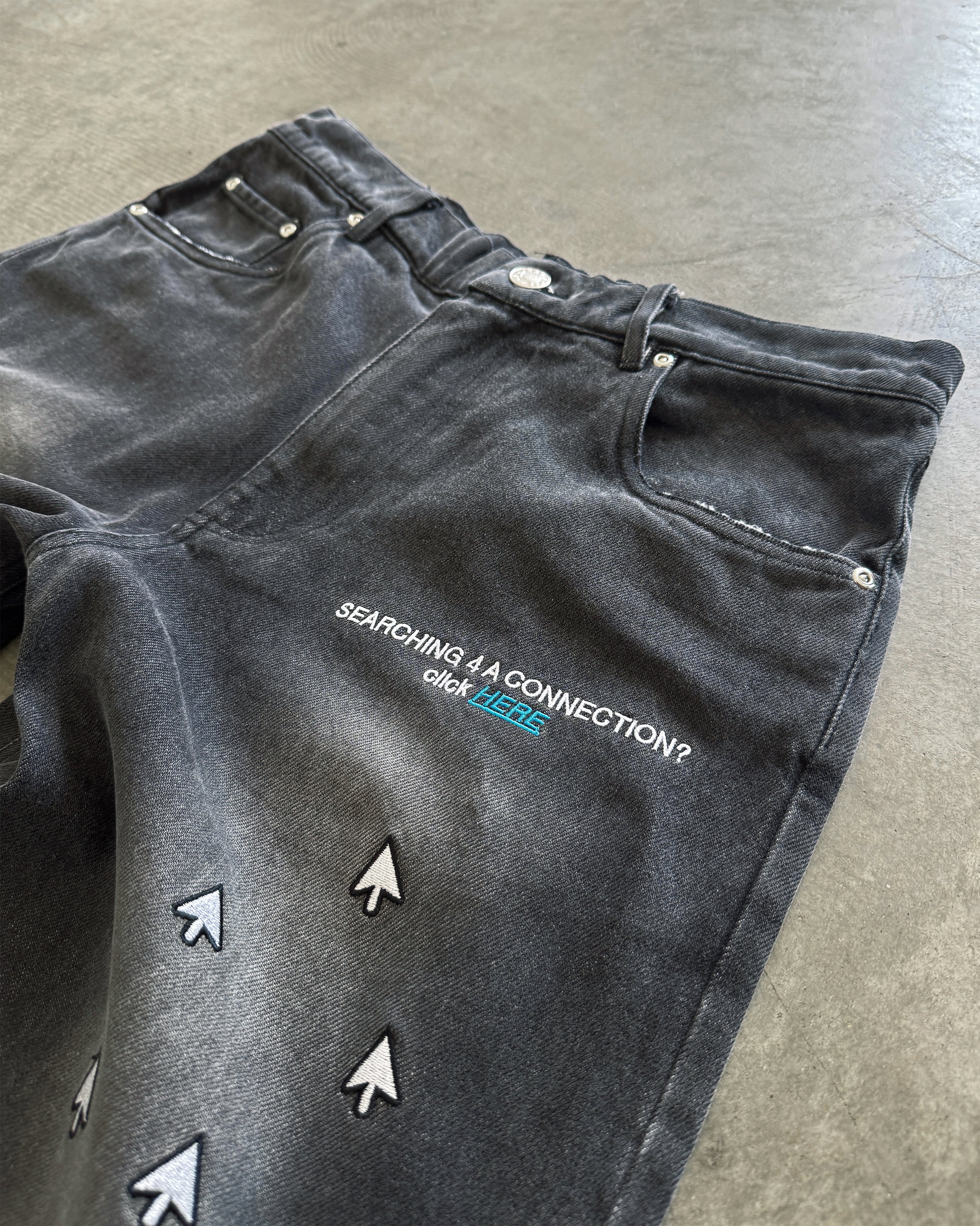 "CLICK HERE" FADED BLACK JEANS