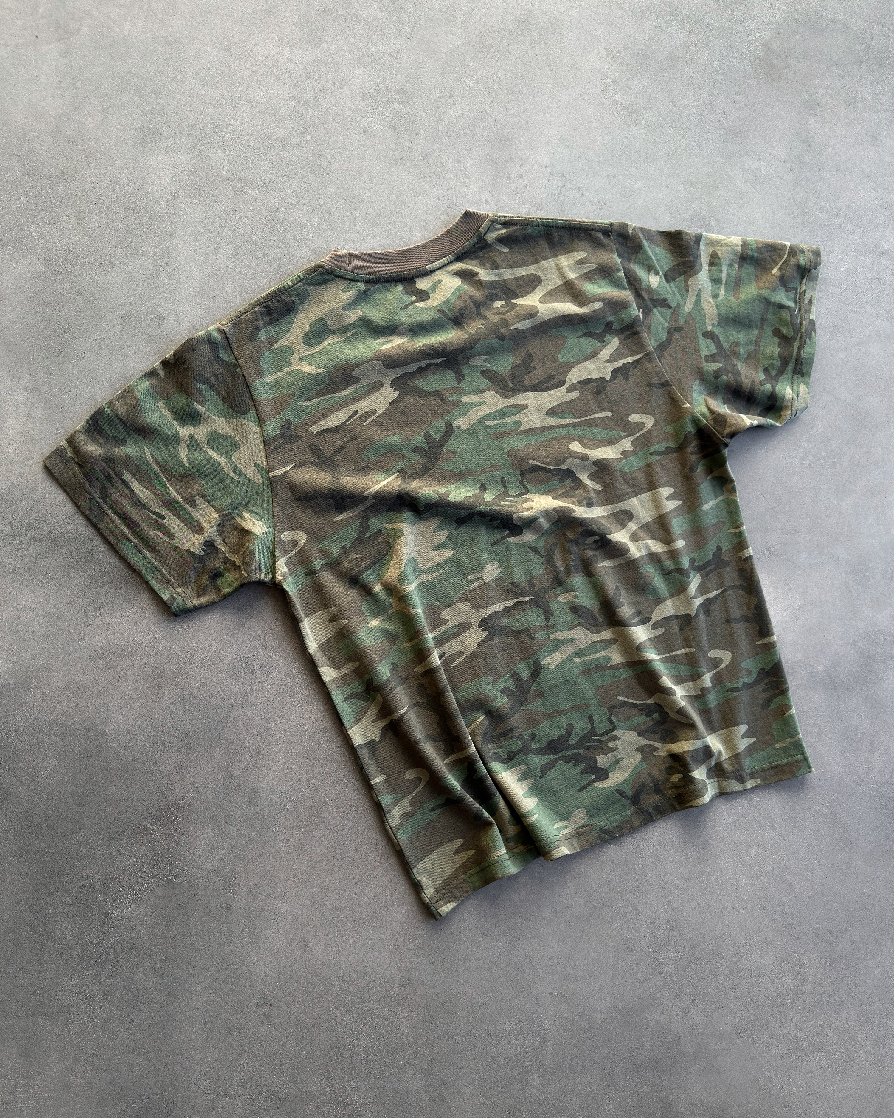 "EARPHONES" CAMO T-SHIRT