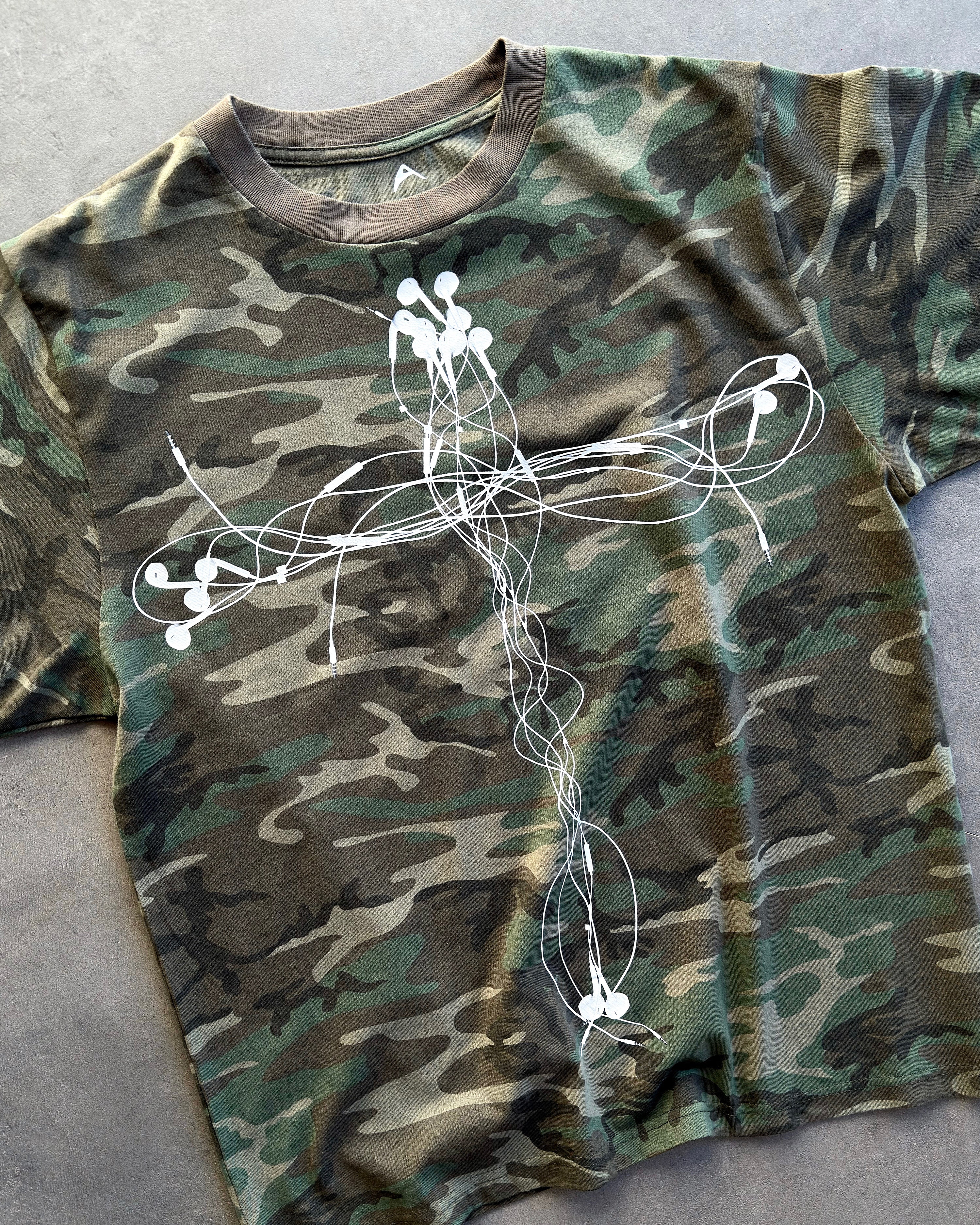 "EARPHONES" CAMO T-SHIRT